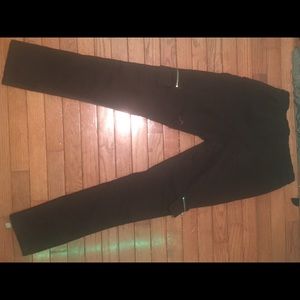 Selling a black pocket pants